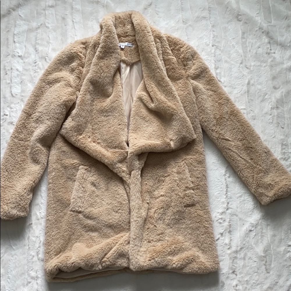 Hyve Brand Teddy bear soft coat